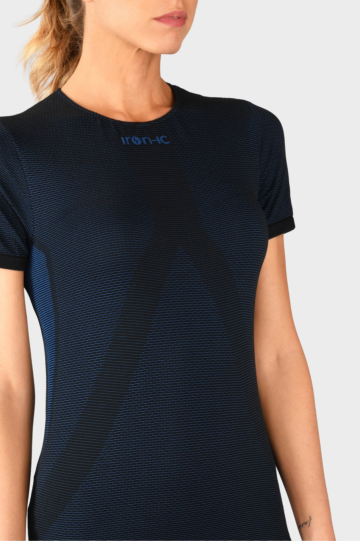 EVONET Ultra-Breathable Microperforated Blue T-Shirt - LIGHT